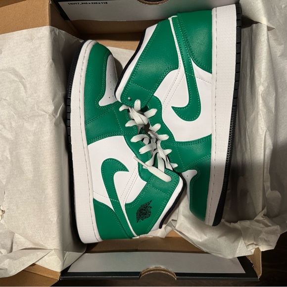 Air Jordan 1 Retro Mid